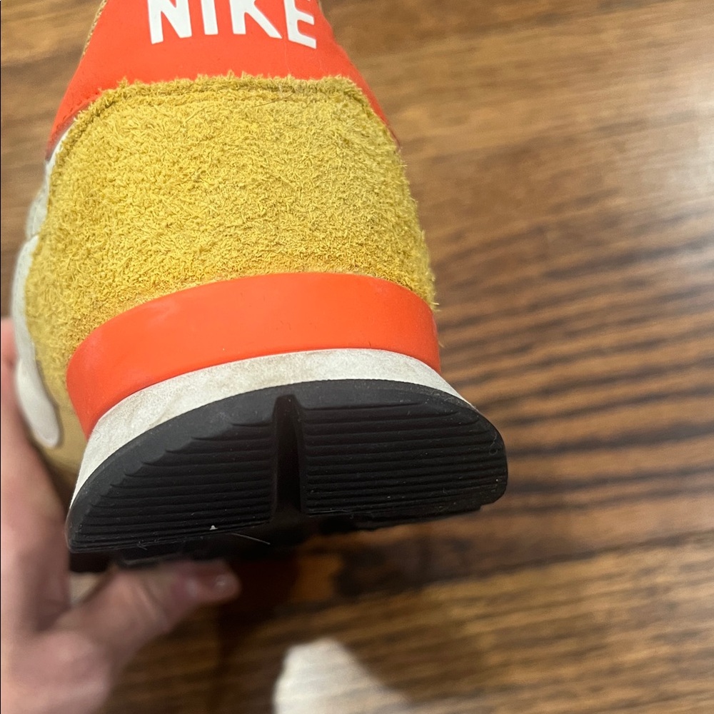 Nike internationalist Mustard and Orange Sneakers - Picture 6 of 7